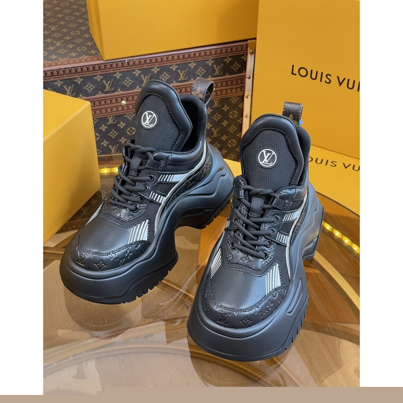 l**is V*t*n sneakers